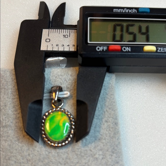 Green aurora opal pendant new - Picture 5 of 6